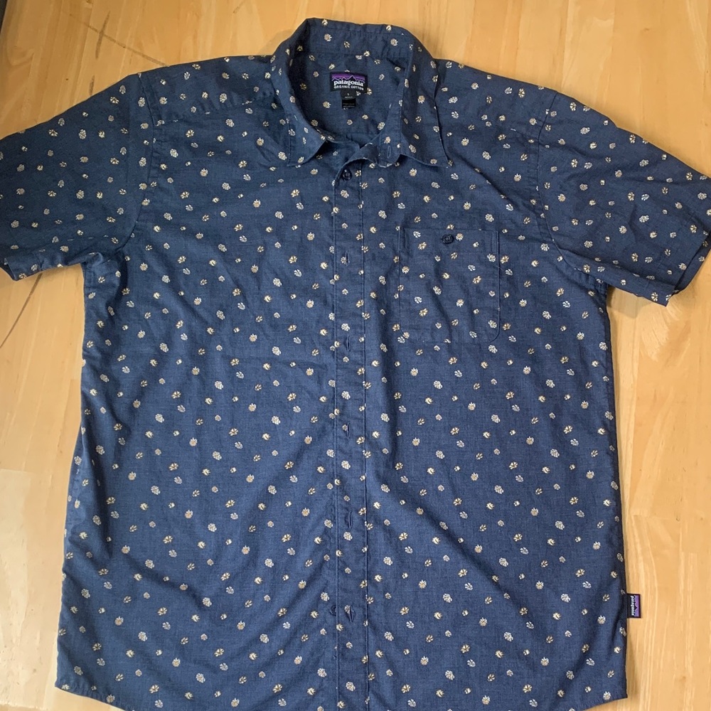 Patagonia Organic Cotton Navy Floral Button-Down Shirt